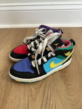 Jordan 1 Mid SS Six Championship Multicolor Rare Nike Shoe Size Youth 1